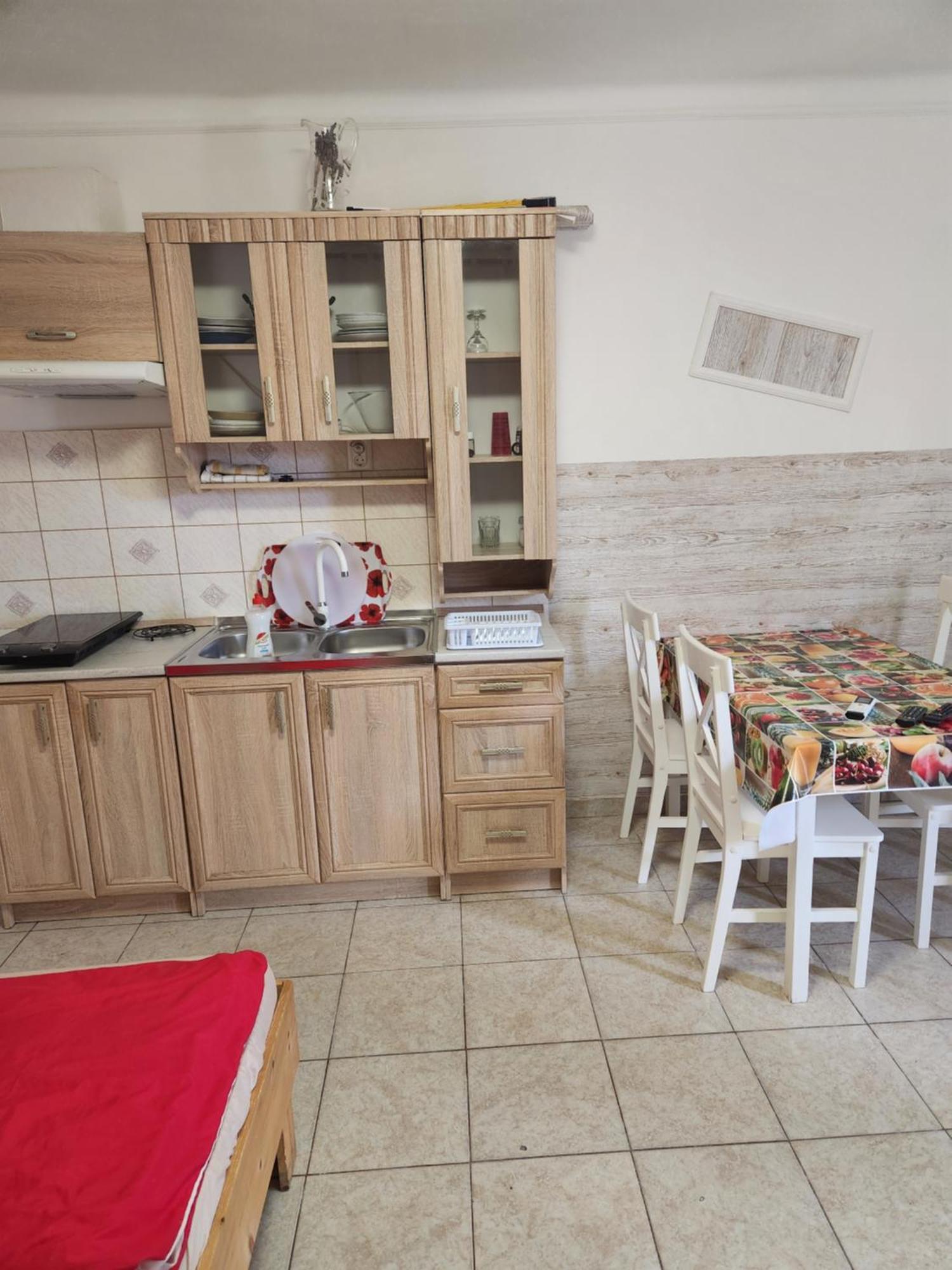 Orsi Apartman / Vendeghaz Кечкемет Экстерьер фото