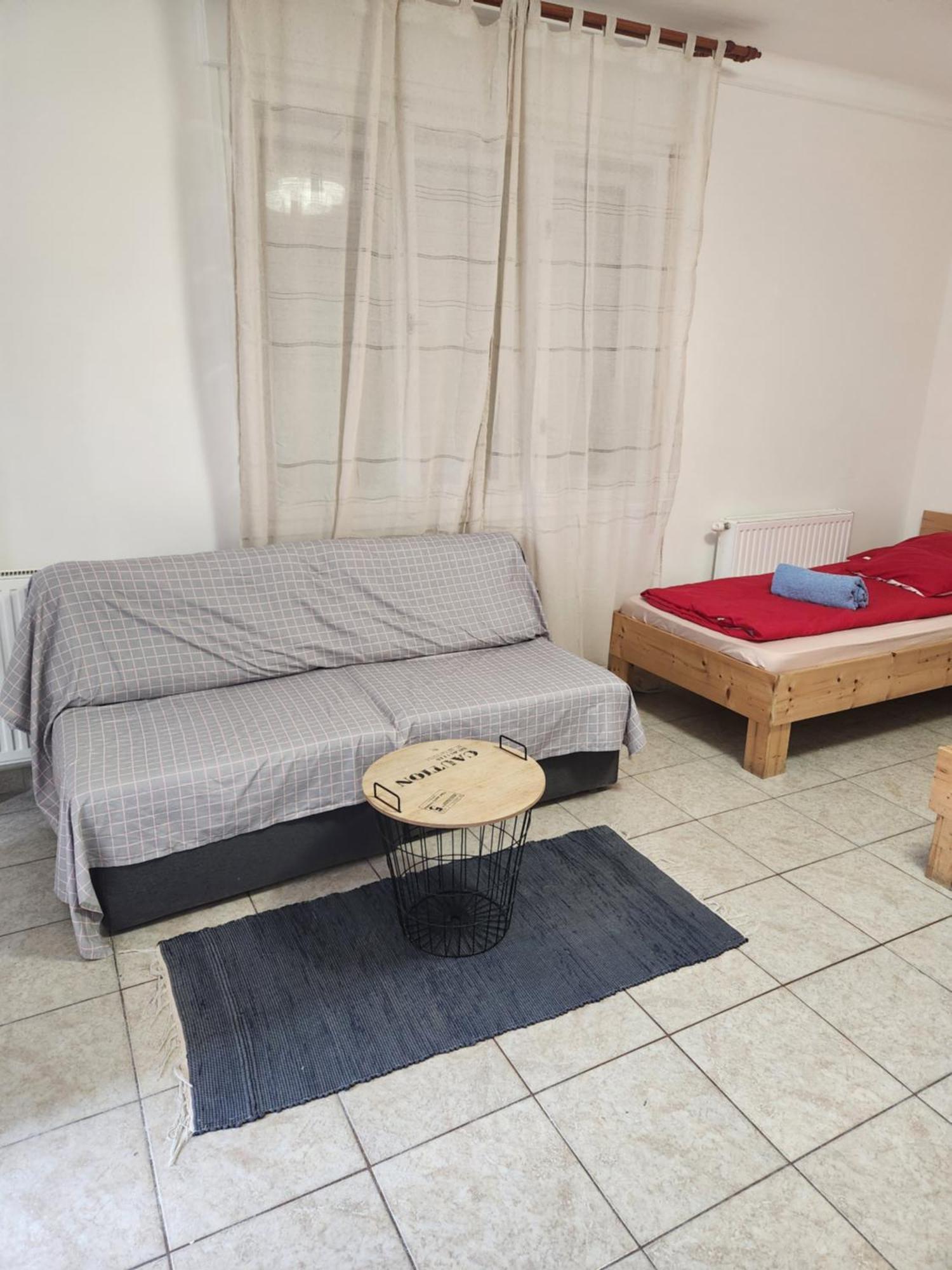 Orsi Apartman / Vendeghaz Кечкемет Экстерьер фото