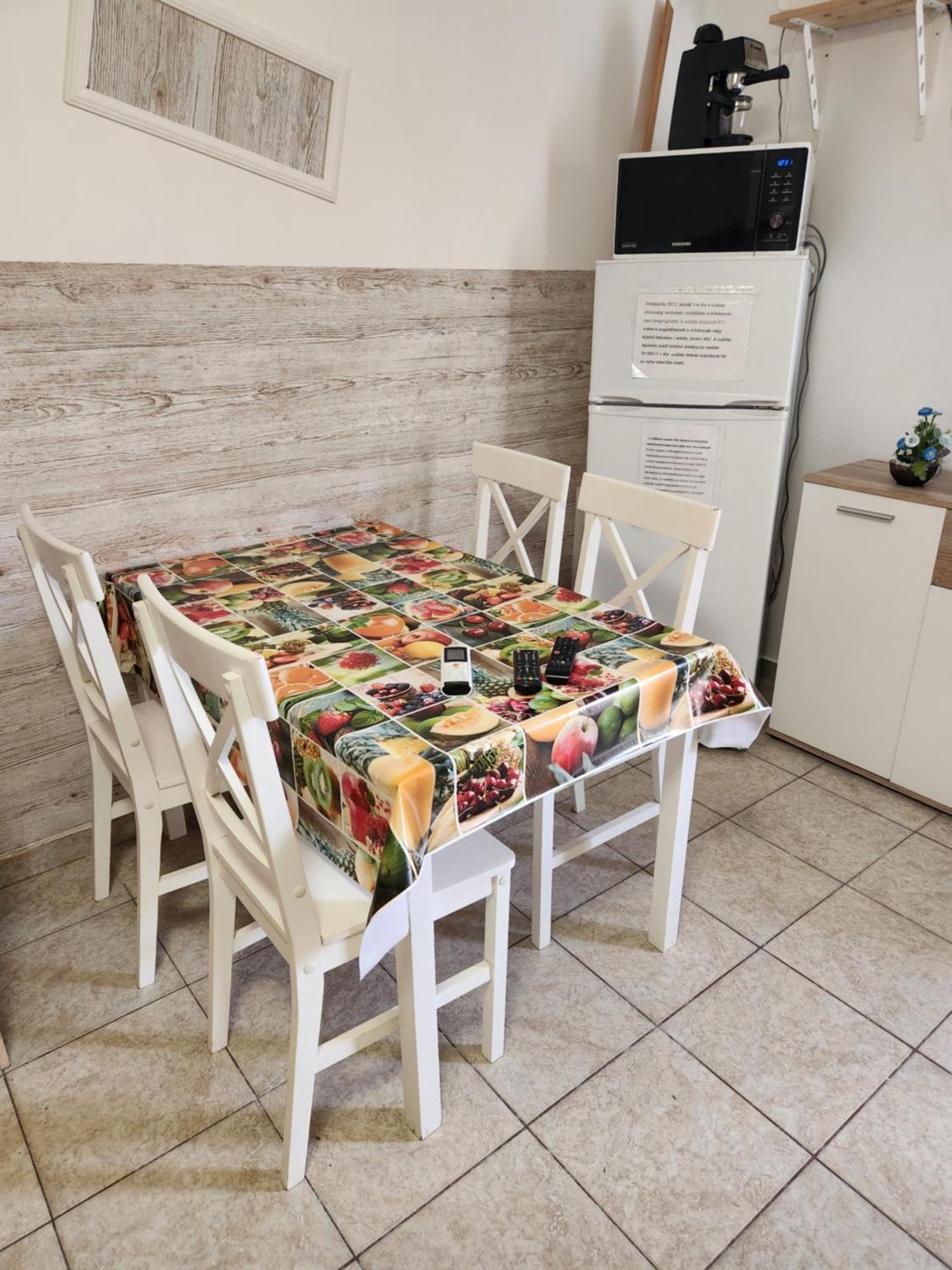 Orsi Apartman / Vendeghaz Кечкемет Экстерьер фото