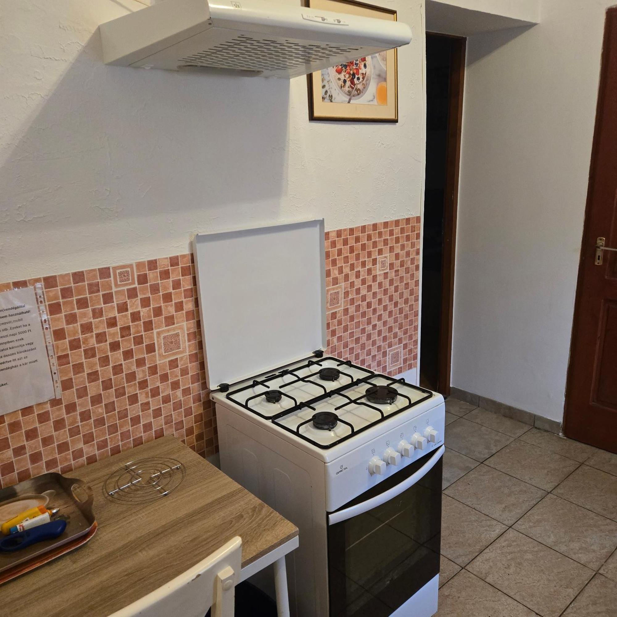 Orsi Apartman / Vendeghaz Кечкемет Экстерьер фото