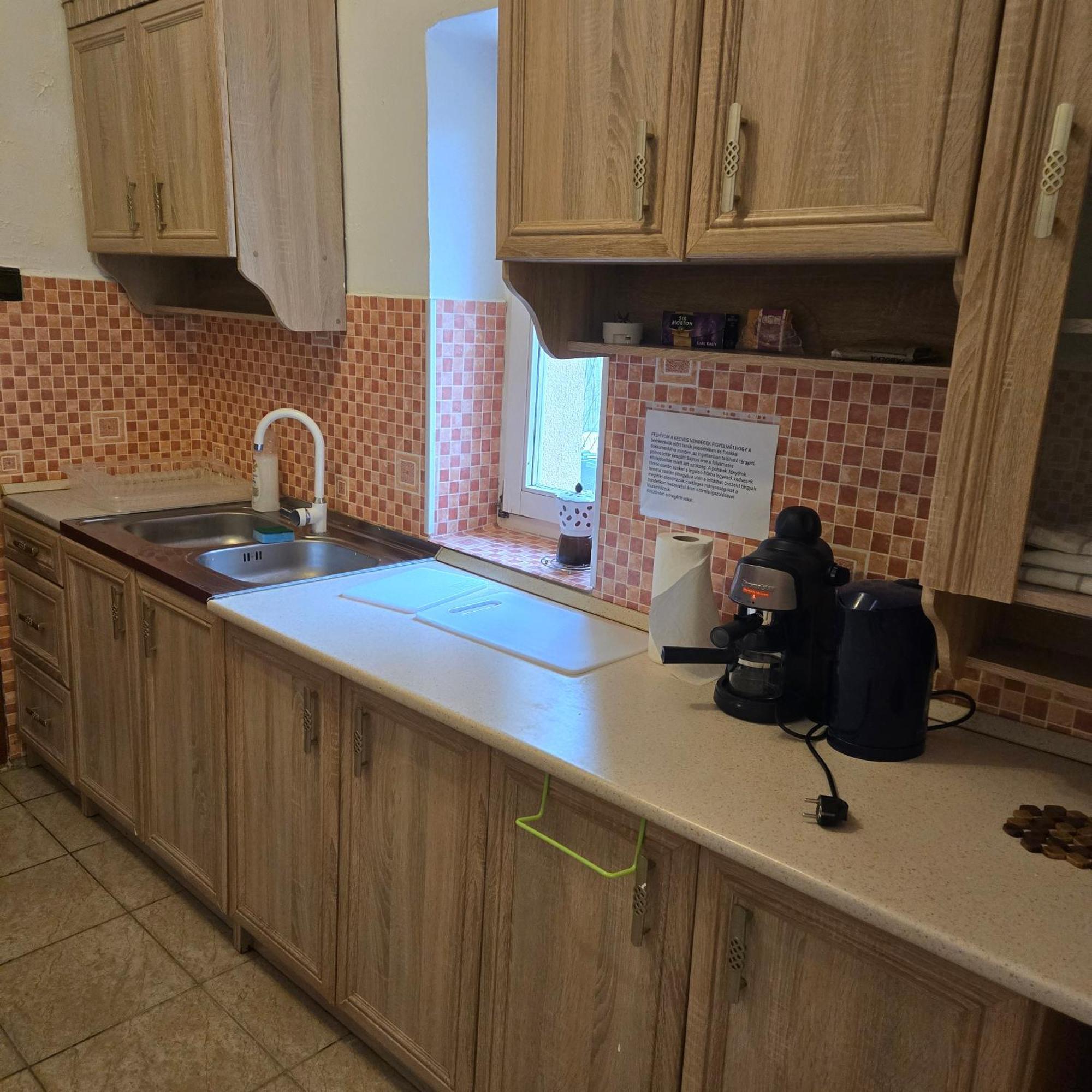 Orsi Apartman / Vendeghaz Кечкемет Экстерьер фото