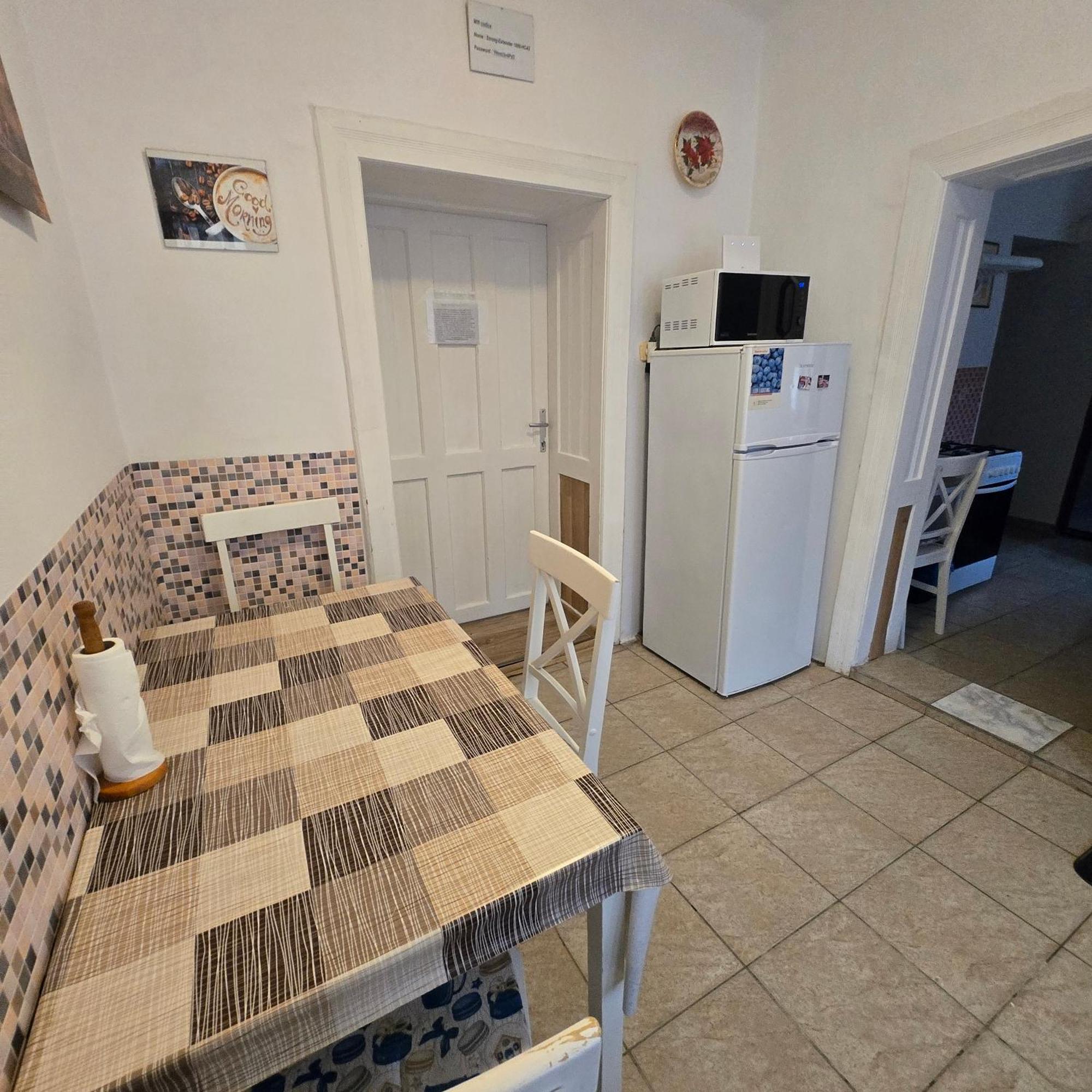 Orsi Apartman / Vendeghaz Кечкемет Экстерьер фото